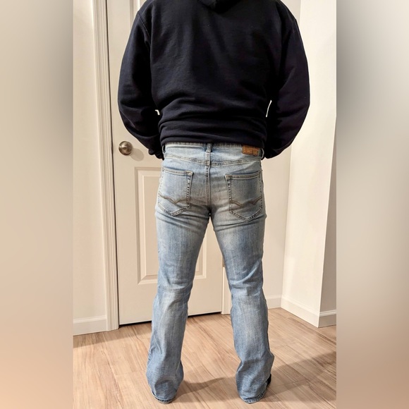 COPY - American Eagle Men’s Extreme Flex Original Bootcut Jeans Medium-Light Wa… - Picture 3 of 7